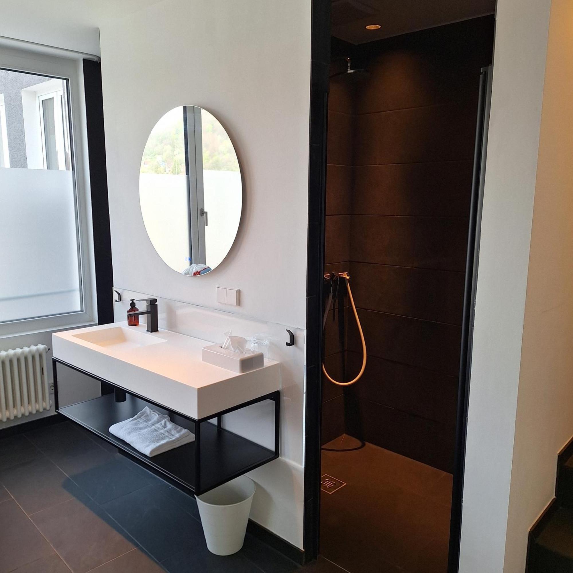 Bischoffs Hotel Bad Urach Bagian luar foto