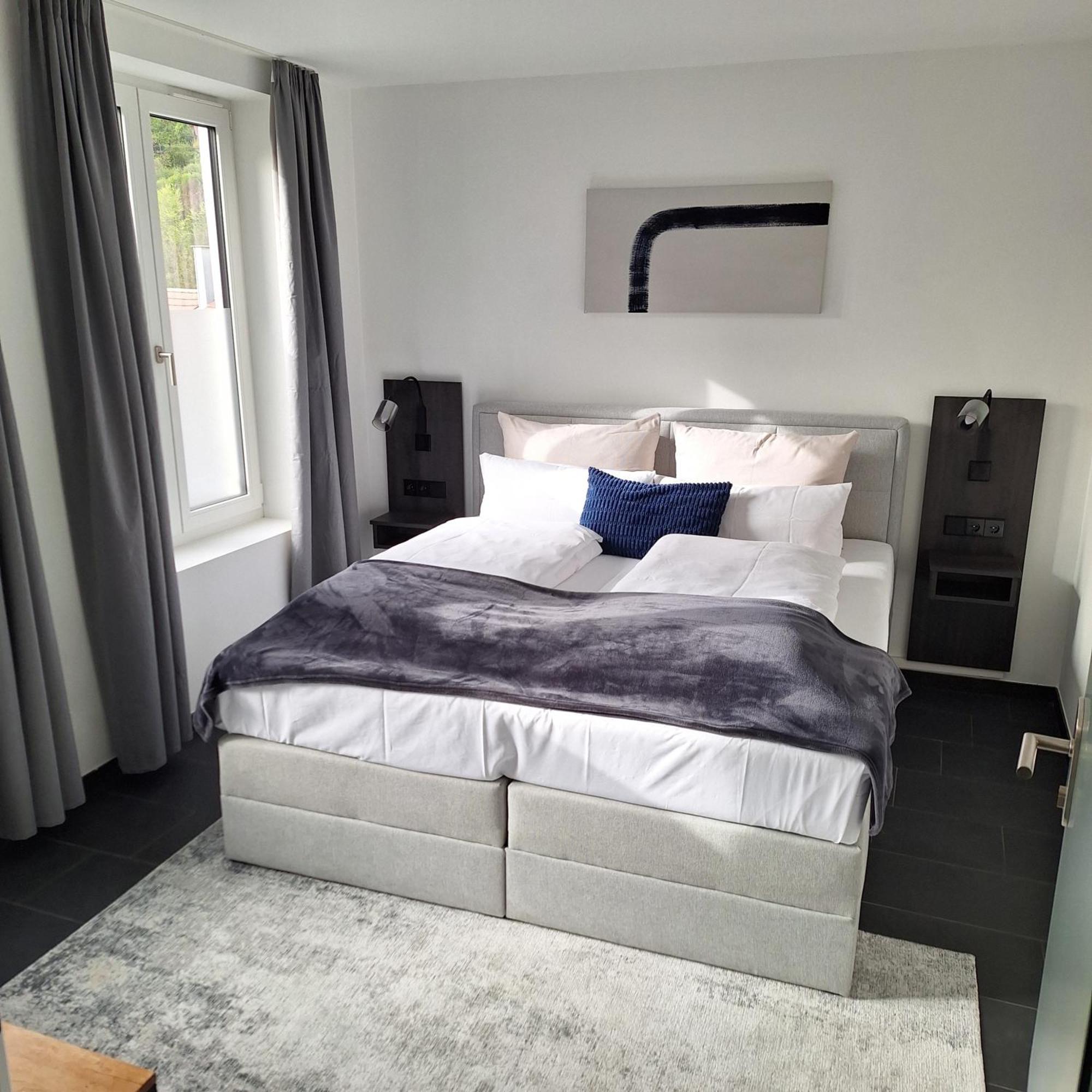 Bischoffs Hotel Bad Urach Bagian luar foto