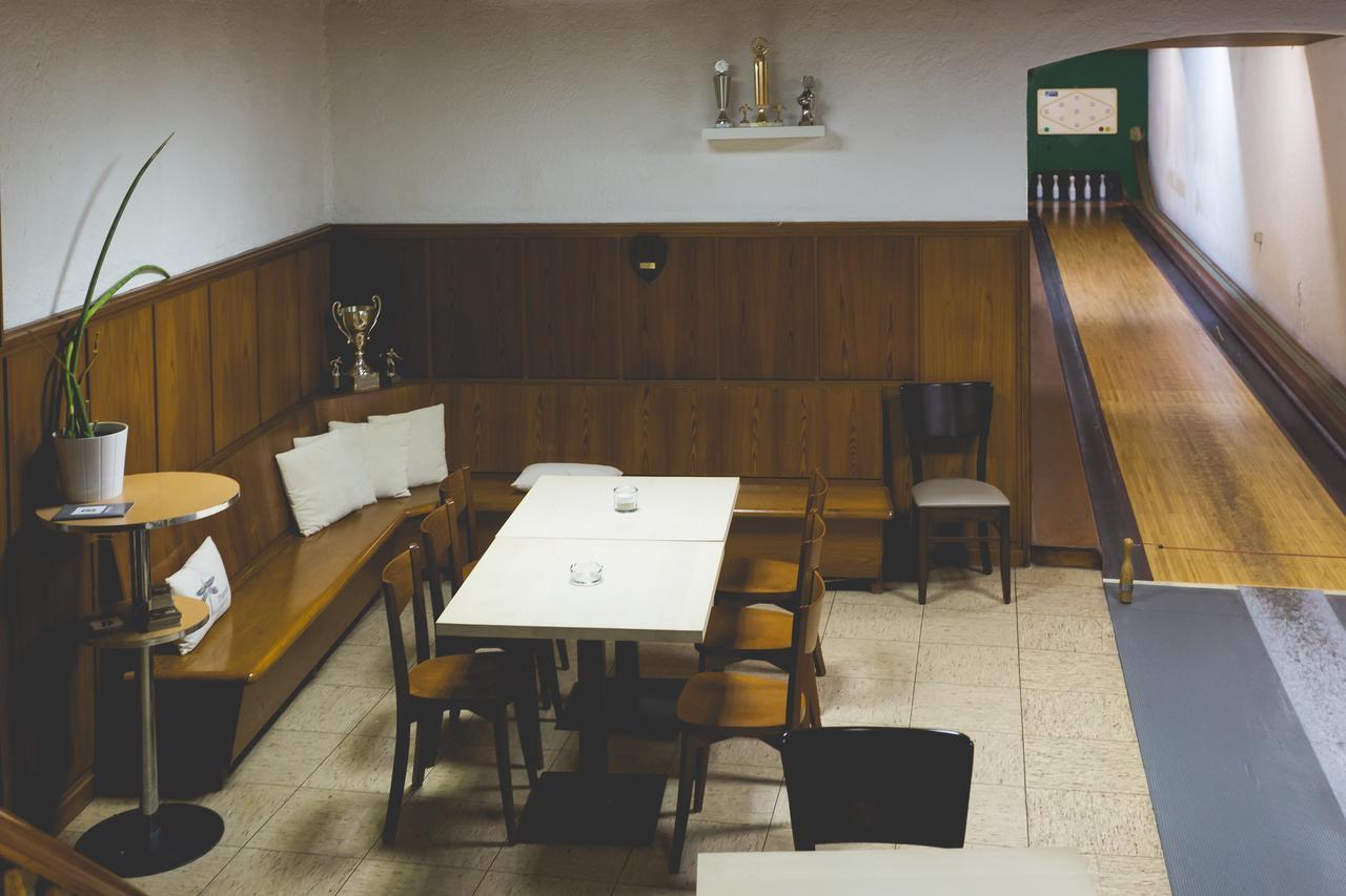 Bischoffs Hotel Bad Urach Bagian luar foto